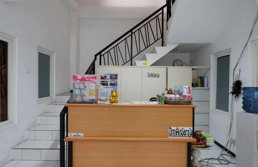 Reddoorz Near Plaza Simpang Lima-1