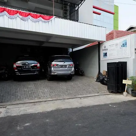 Reddoorz Near Plaza Simpang Lima-2